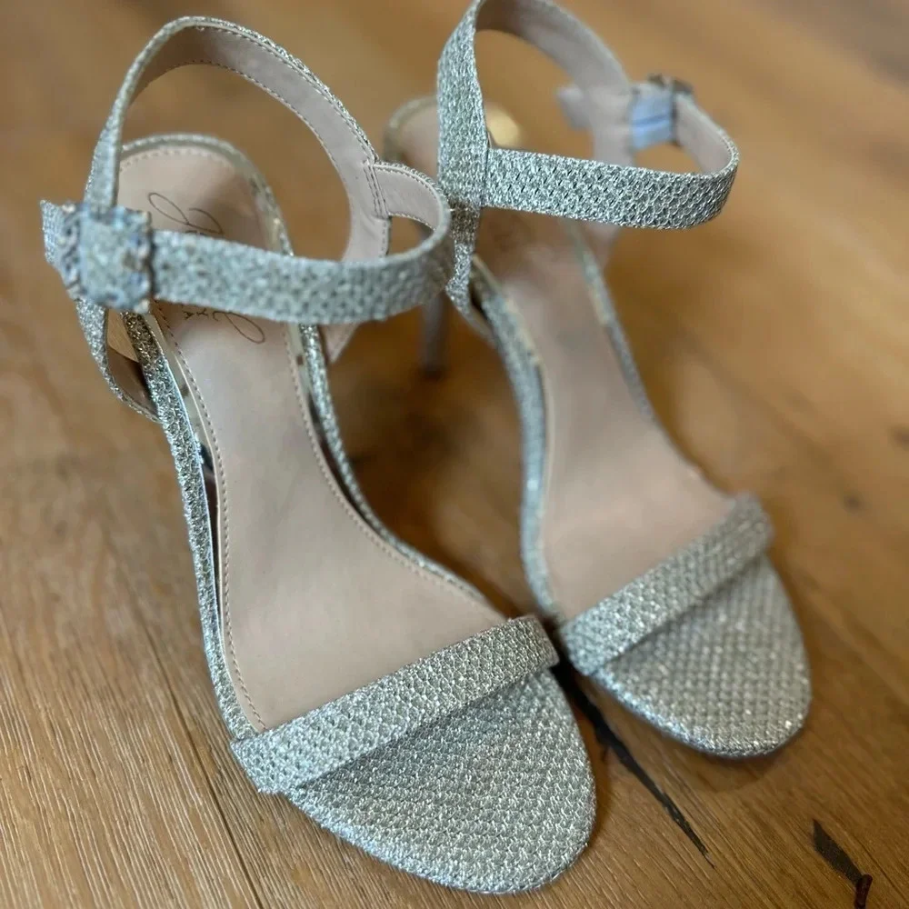 Jewel Badgley Mischka Glitter Alina sandal special occasion wedding shoe - Picture 4 of 11
